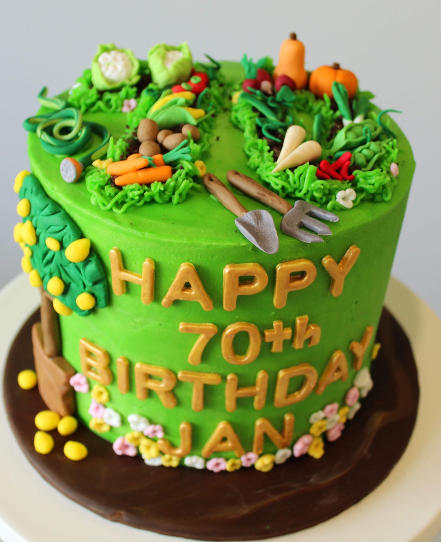Veggie garden cake