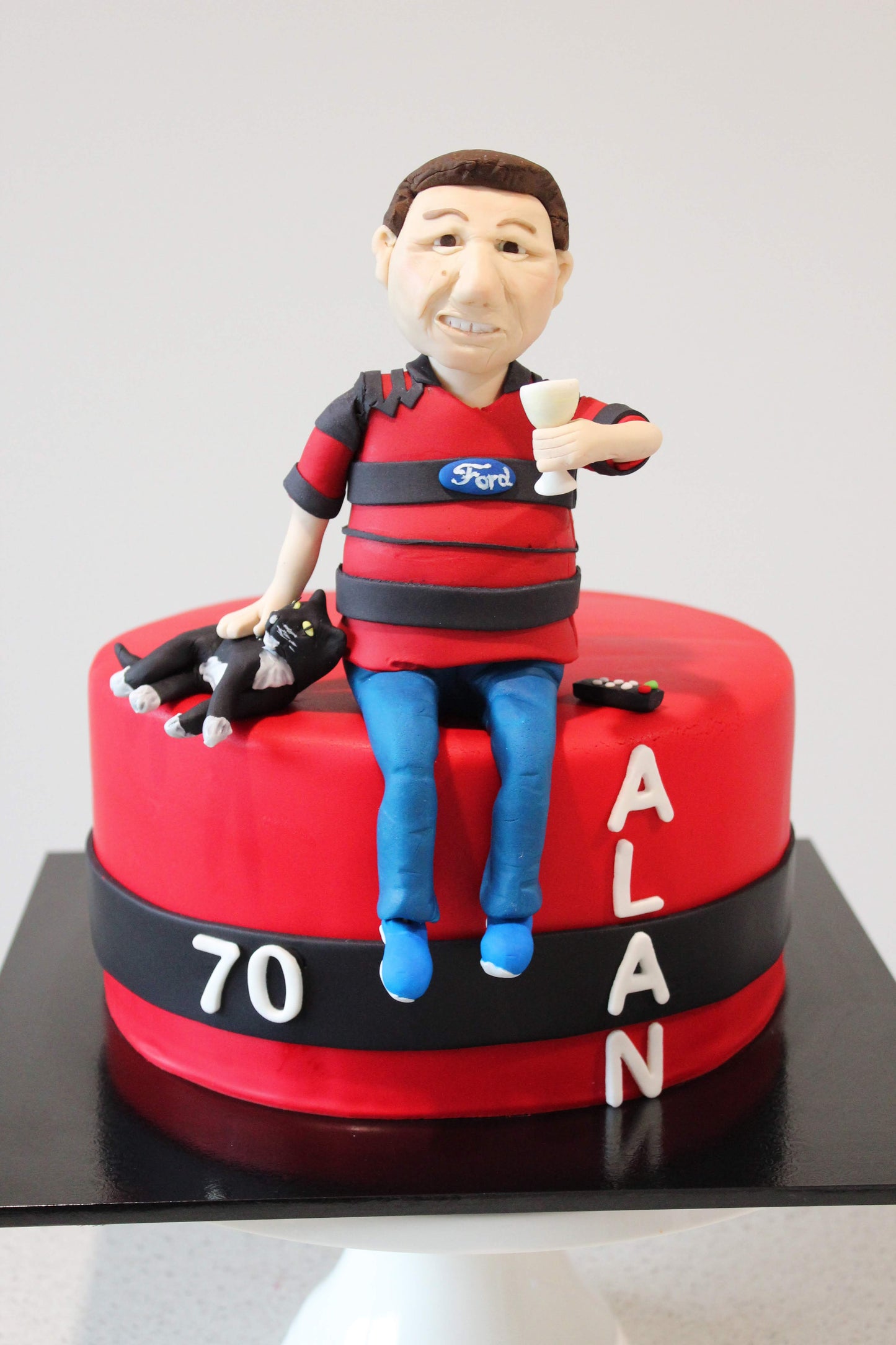Rugby supporter cake