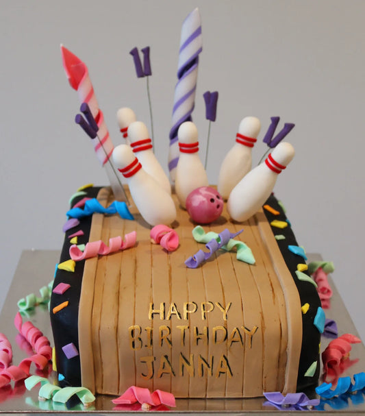 Ten pin bowling cake