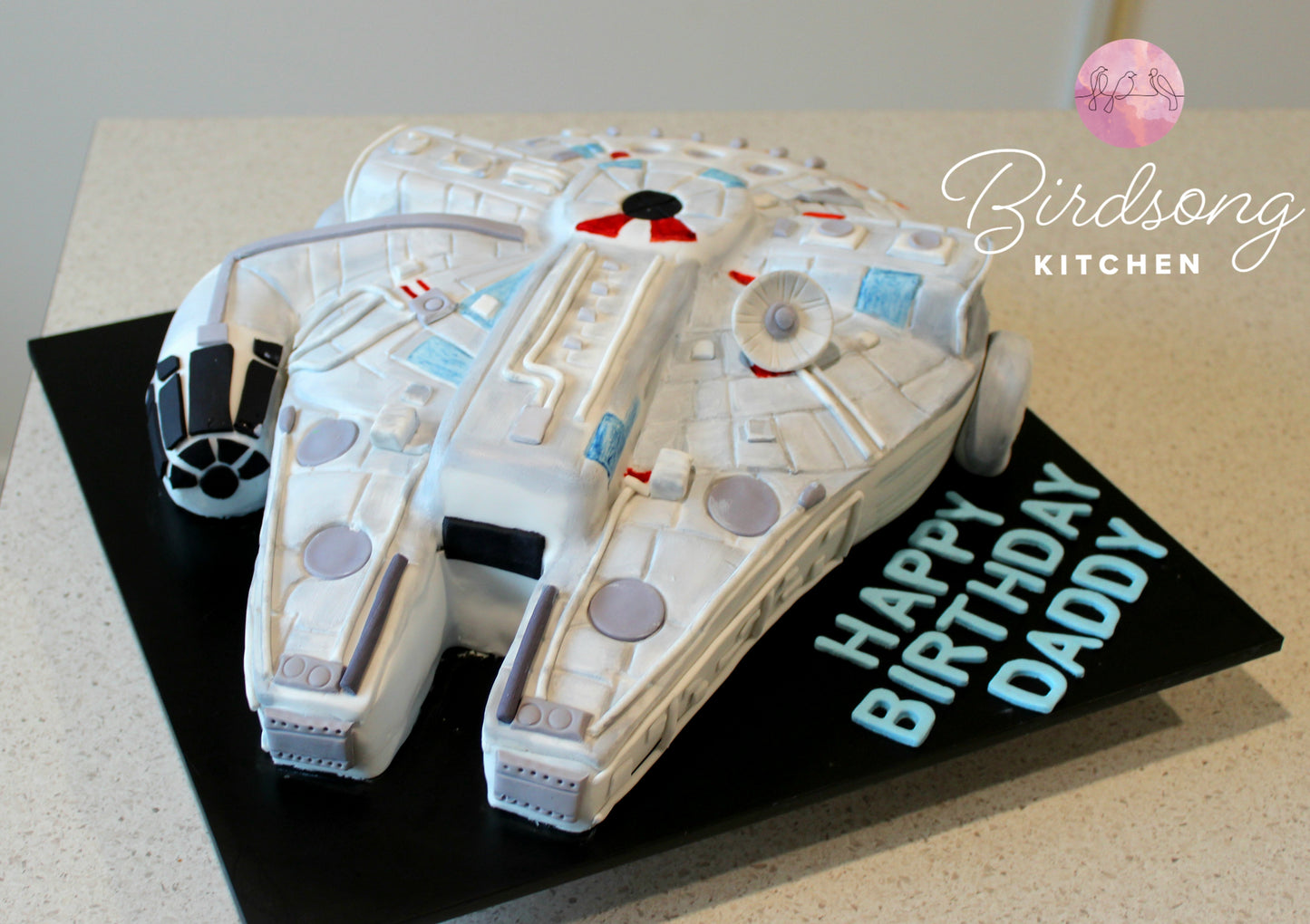 Star wars millennium falcon cake